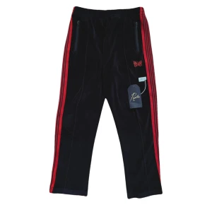 Needles velour trackpants strl M - Needles trackpants i strl M. Väldigt sköna och är i topp skick!