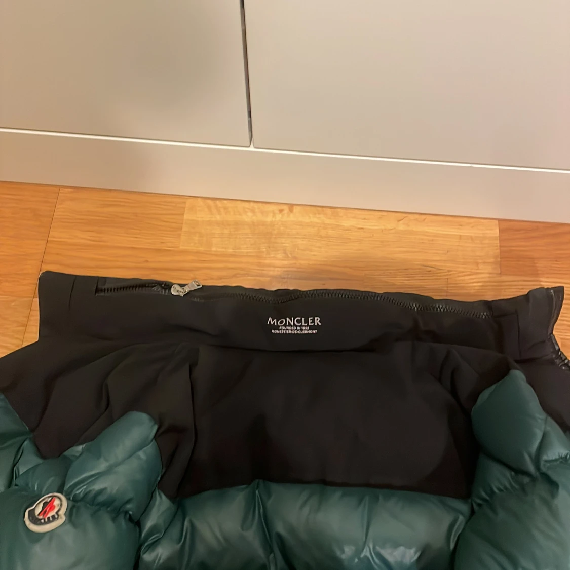 Grön och svart dunjacka från Moncler - 91