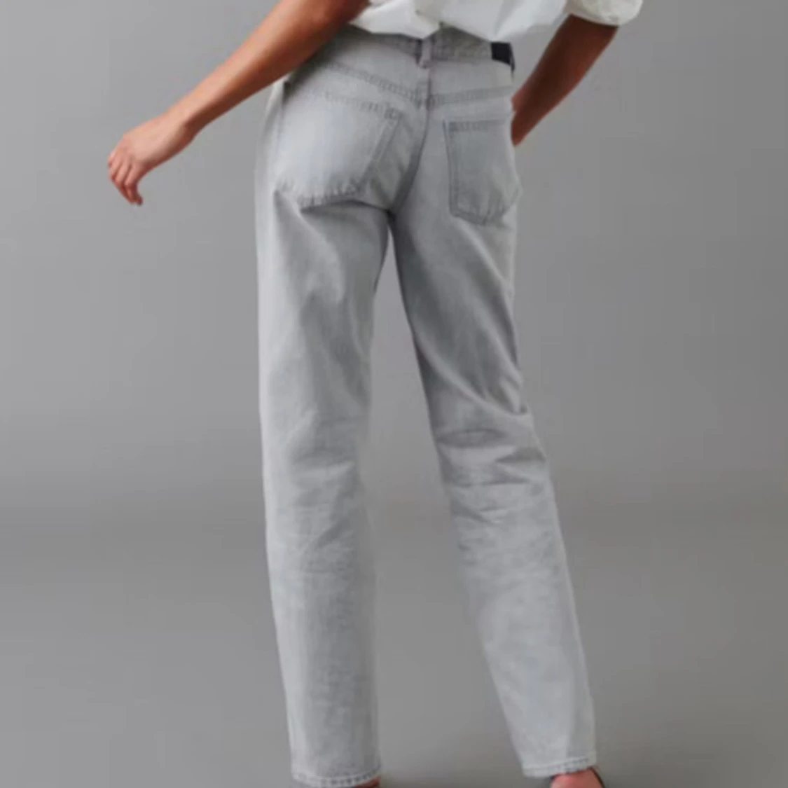 Grå low straight jeans Gina Tricot - 90