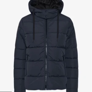 Vinter jacka  - Så fin vinterjacka! Köpte för 1200 från zalando förra året men ser inte ens använd ut. 🙌🏼