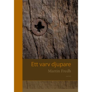 Ett varv djupare (bok, danskt band) - Vi befinner oss i ständig rörelse inte undra på att vi blir yra ibland. Likt urtavlans visare rör vi oss varv efter varv: varje dygn, varje vecka och varje år. För att rörelsen också ska bli på djupet behöver vi med jämna mellanrum stanna upp för att korrigera riktningen. Förhoppningsvis når vi på så sätt djupare i vår relation med Gud. Det vill den här boken bidra med. Här möter vi en föredömlig sekundvisare, ett enbent helgon, en hoppfull Östersupporter samt andra kvinnor och män i de heligas gemenskap. Alla vill de hjälpa oss med vår inriktning så att vi inte bara rör oss i cirklar, utan ett varv djupare med Jesus Kristus.    Format Danskt band   Omfång 198 sidor   Språk Svenska   Förlag Artos &amp; Norma Bokförlag   Utgivningsdatum 2022-11-25   ISBN 9789177772415  