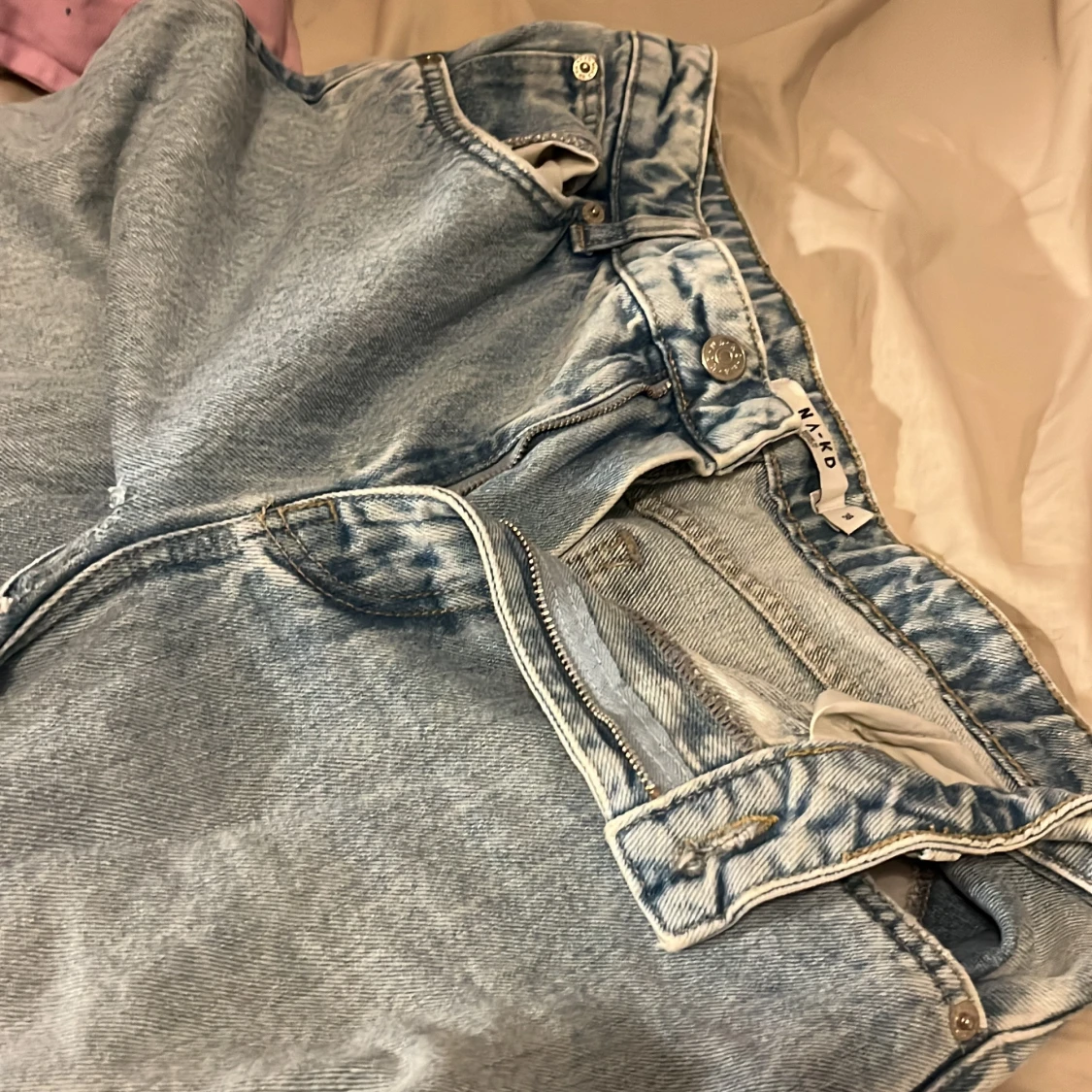 Ljusblå jeans från NAKD - 90