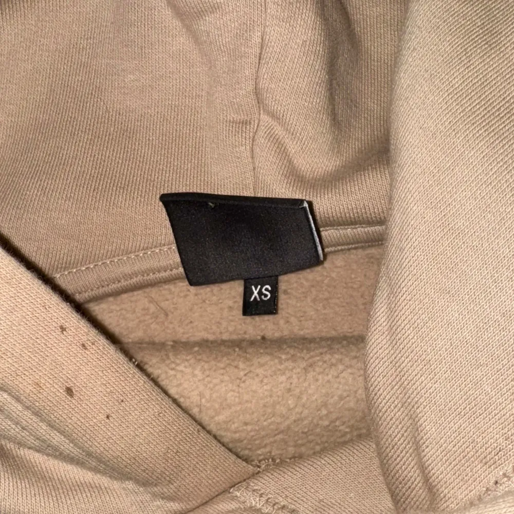 Säljer min tvär sköna unisex Hims The Label Set för endast: 349, perfekt för vår, höst och vintern. Lätt att matcha, bekväm och en stil som har temat baggy. Ord pris: 999. Tröjan: XS. Byxorna: S.. Muu.