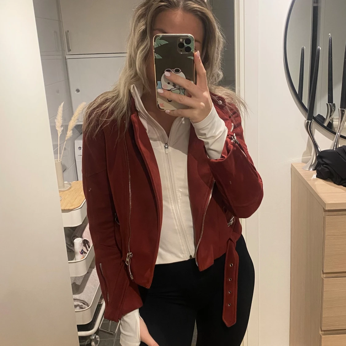 Mörkröd mockajacka