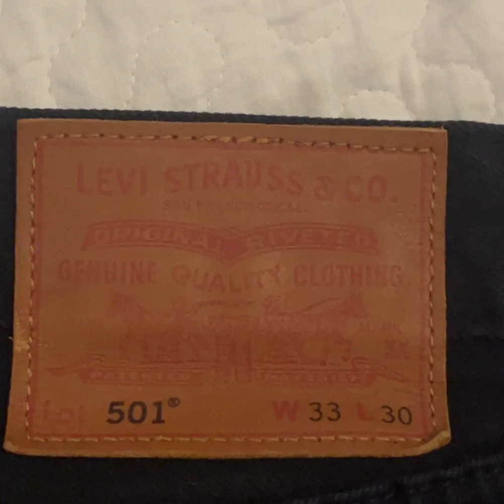 Storlek  LOT 501 W 33 L 30. Jeans & Byxor.