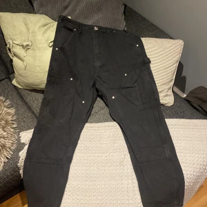 Chrome hearts jeans - Storlek 32, knappt använda. Kontakta vid frågor, pris går att diskuteras.