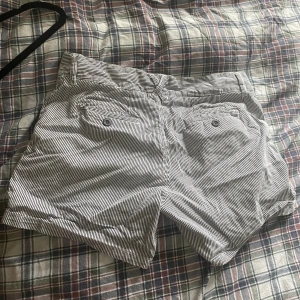 Shorts - Randiga shorts från race marine med låg midja. S/M