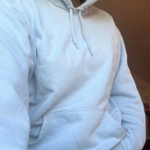 Hoodie  - Säljer denna då den inte andväns.