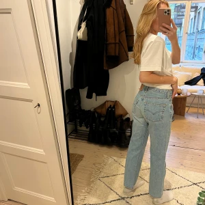Jeans Levis Vintage - Så snygga vintage Levis jeans!! Passar XS. Jag är 169cm lång och de går till ankeln 