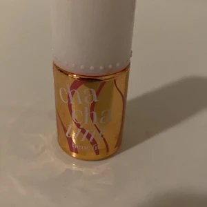 Benefit - Benefit Blush men kan även användas till läppstift, nyskick köpte för 299 men säljer för 150