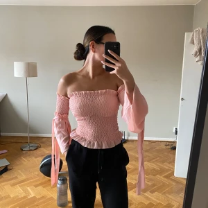Smickrande rosa topp - från boohoo, använd 1 gång på möhippa 