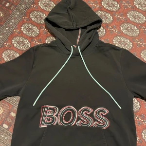 Använd 2 gånger bara  - Jätte fin tröja, som inte finns längre att köpa på nätet.