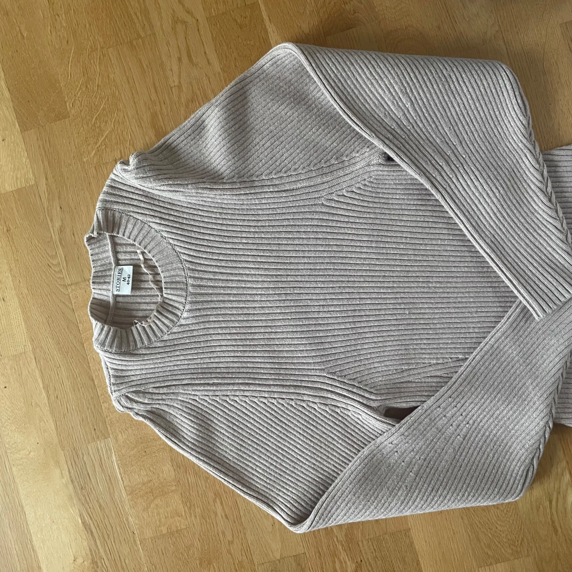 Beige stickadklänning  - 90