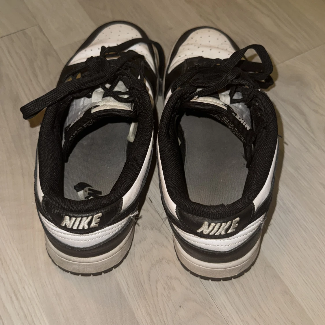 Svartvita Nike sneakers - Air Jordan Low - 90