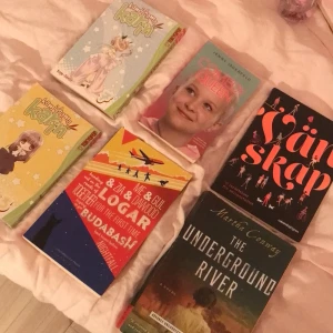 Böcker - Lite blandat med böcker! 20kr styck, fråga om det är någonting du undrar. Kolla min bio för mer info🥰