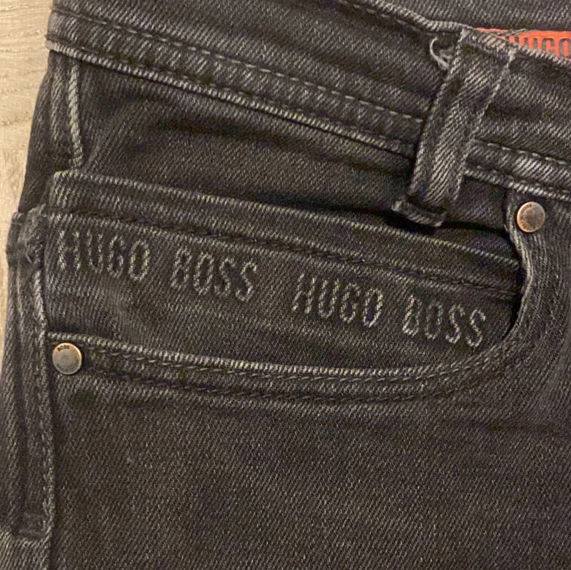 Svarta jeans från Hugo Boss - 3