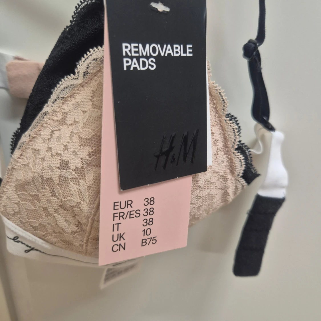 Beige och svart spets-bh från H&M 38 - 90