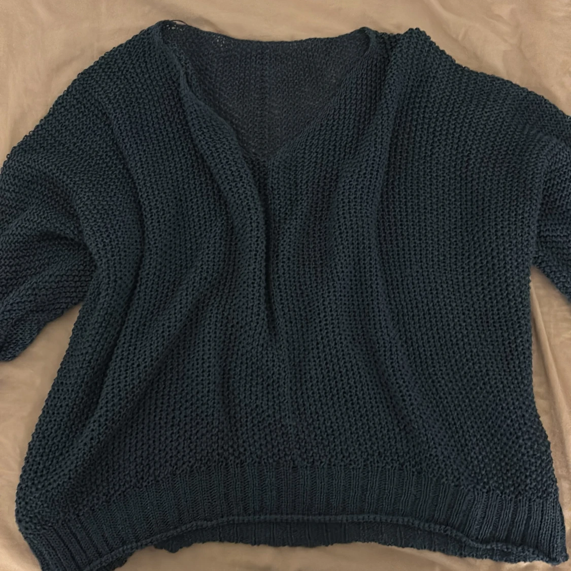 Mörkt blå stickad genomskinlig tröja - 91