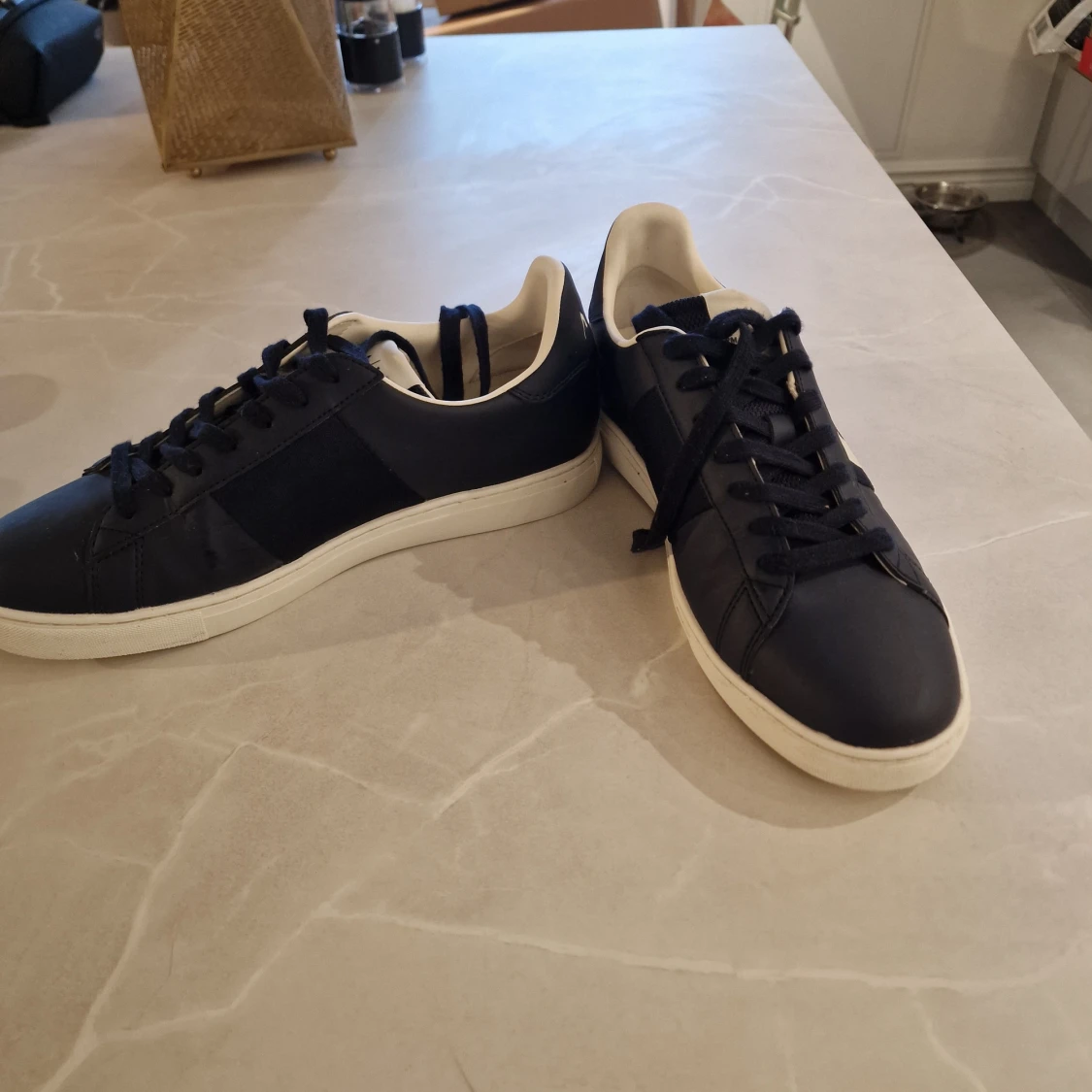 Svarta sneakers från Armani Exchange - 90