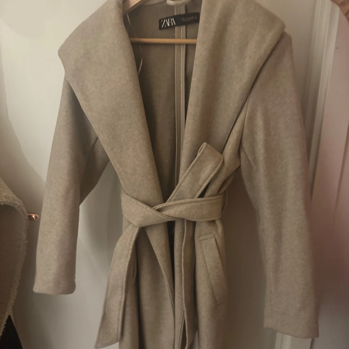 Beige kappa från Zara
