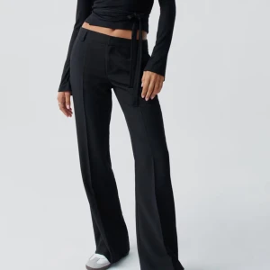 Kostymbyxor - Relaxed fit från gina, nypris 399, använda en gång, så säljer för 199