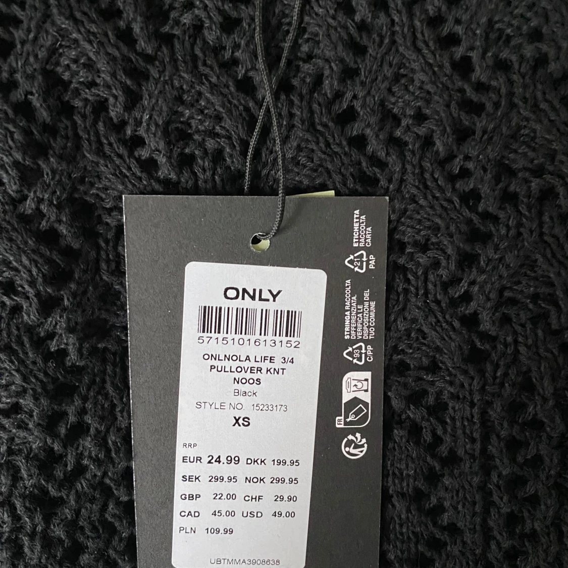 Svart spetsmönstrad tröja från only  - 4