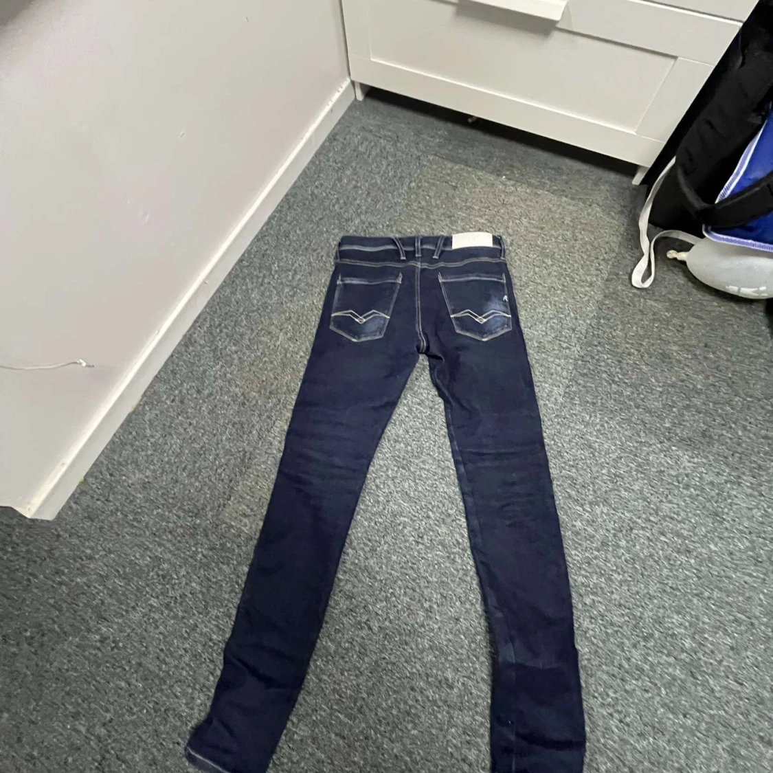 Mörkblå jeans från Replay