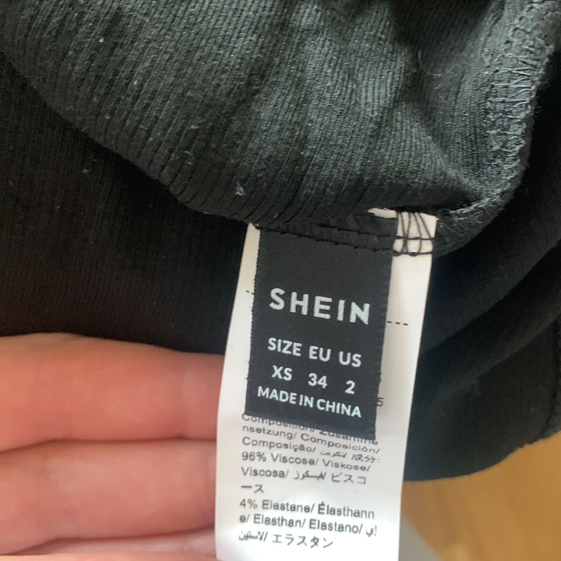 Svart långärmad topp från Shein - 2