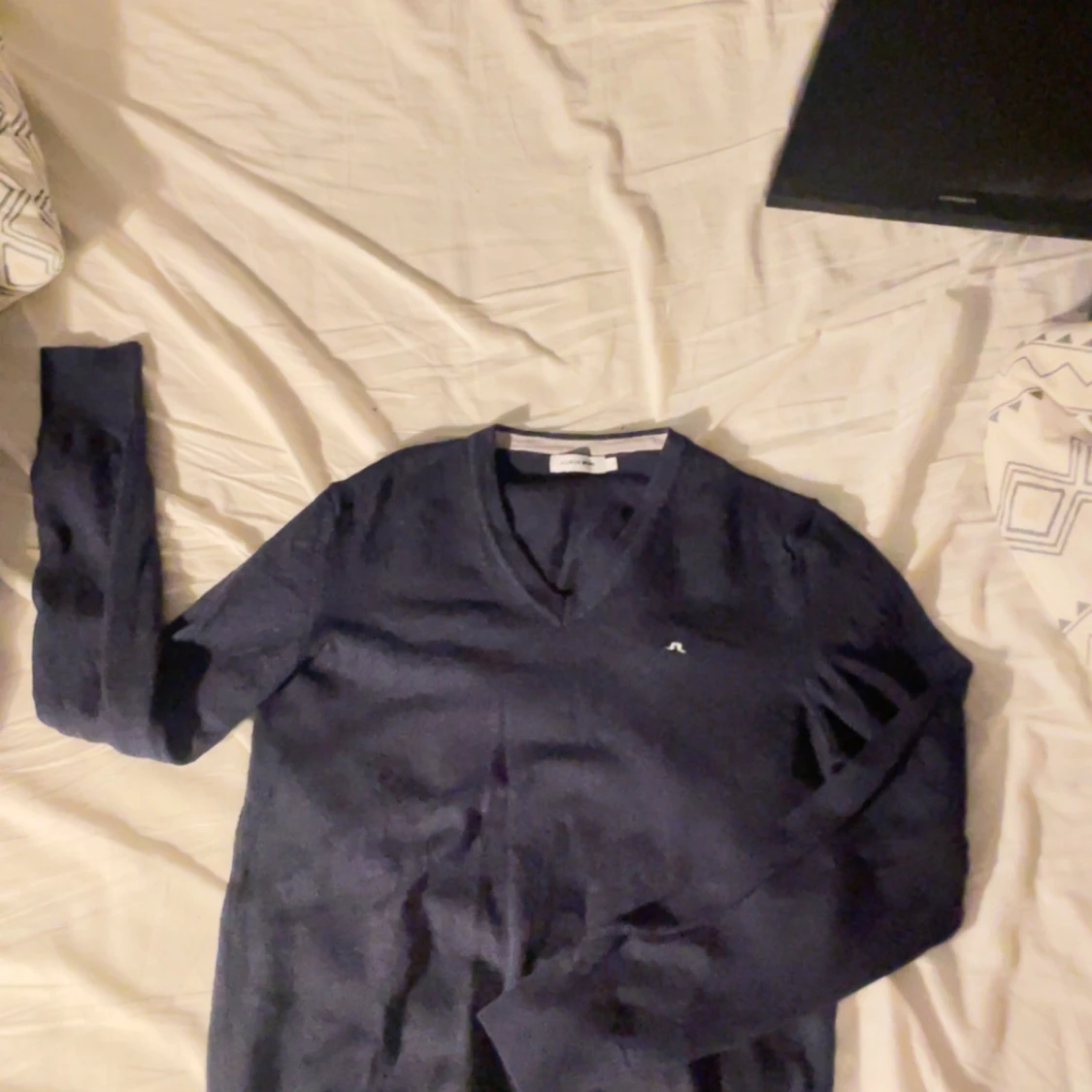 Mörkblå tröja från J.Lindeberg