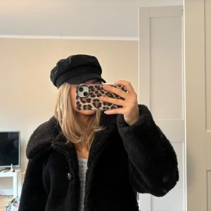 Skepparhat - Svart skepparkeps, säljs då den aldrig kmr till användning🩷