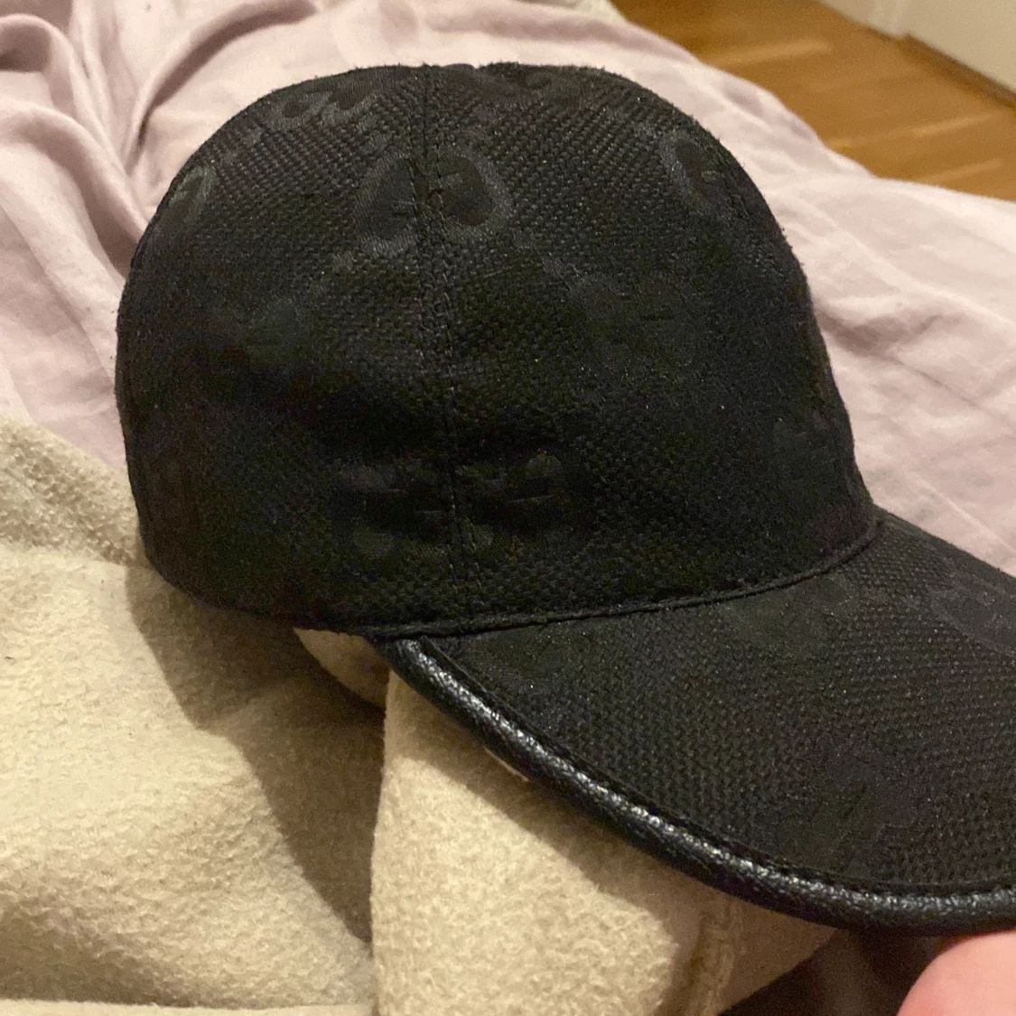 Svart Gucci jumbo keps med mönster - 91