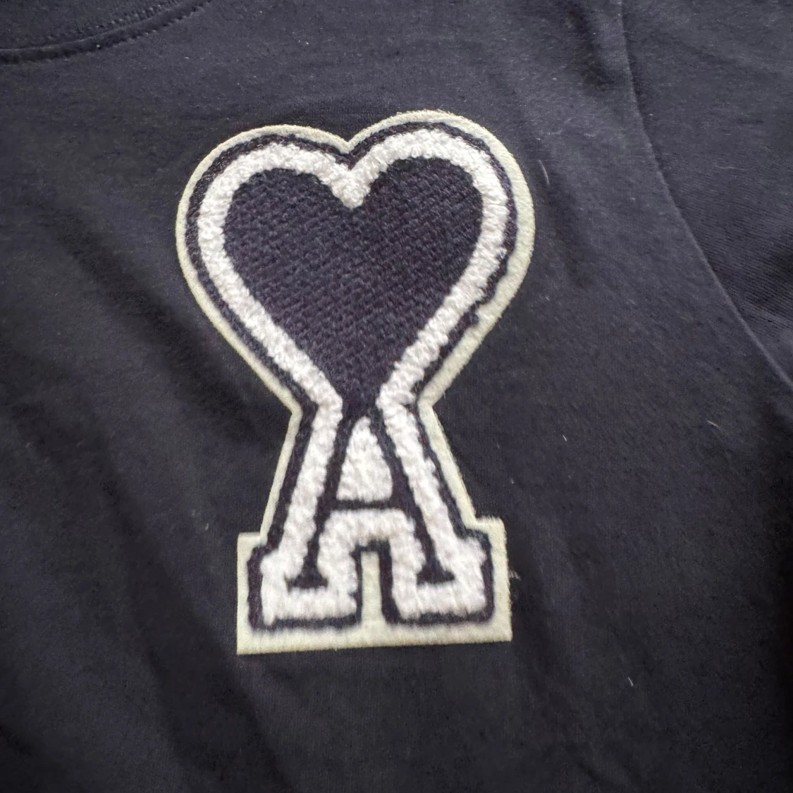 Mörkblå t-shirt från Ami Alexandre Mattiussi - 90