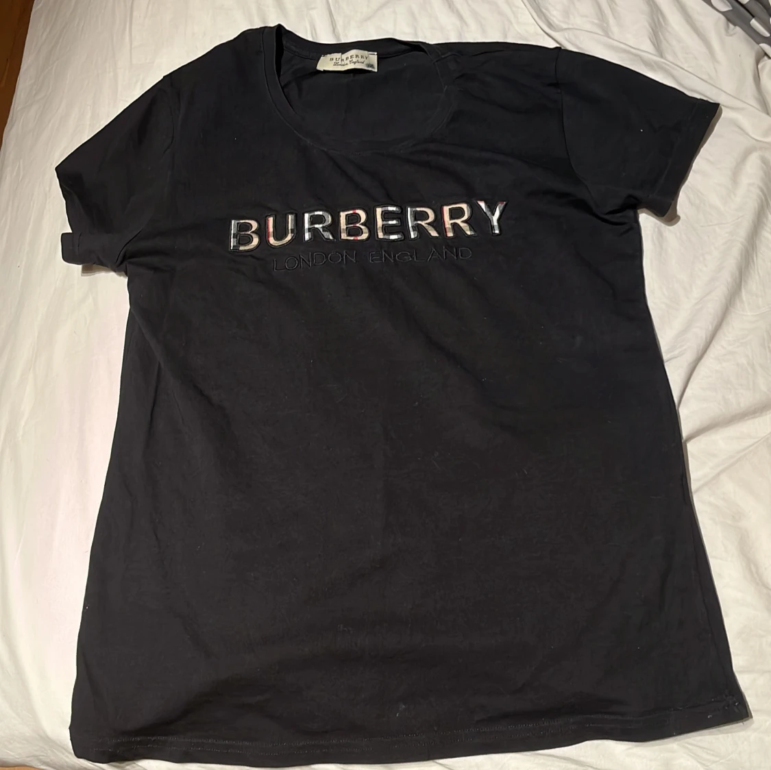 Svart t-shirt från Burberry