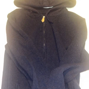 Kashmir tröja sayless - Bra skick storlek L men liten i storleken sitter som en M 