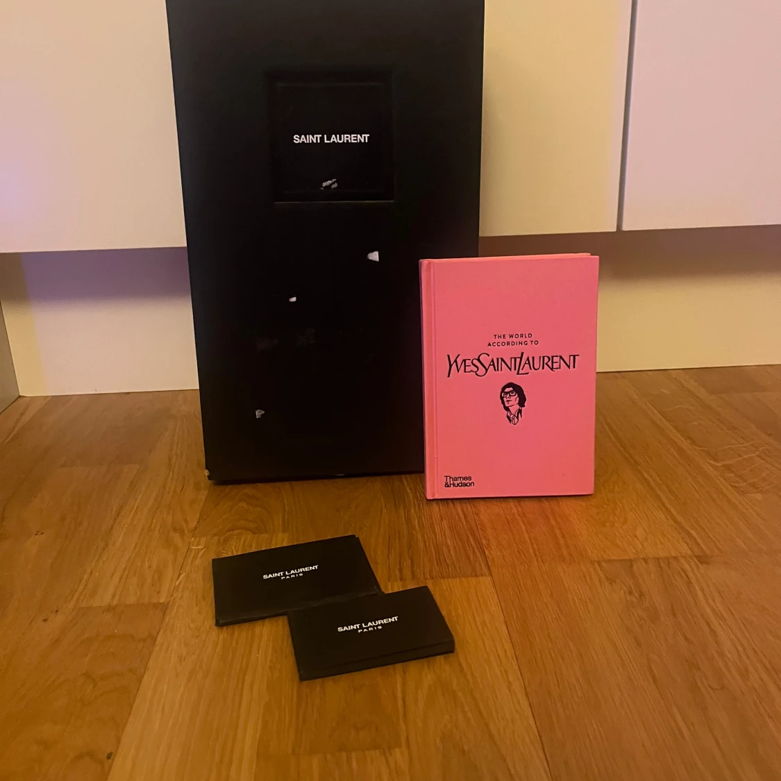 Vita sneakers från Saint Laurent - 2