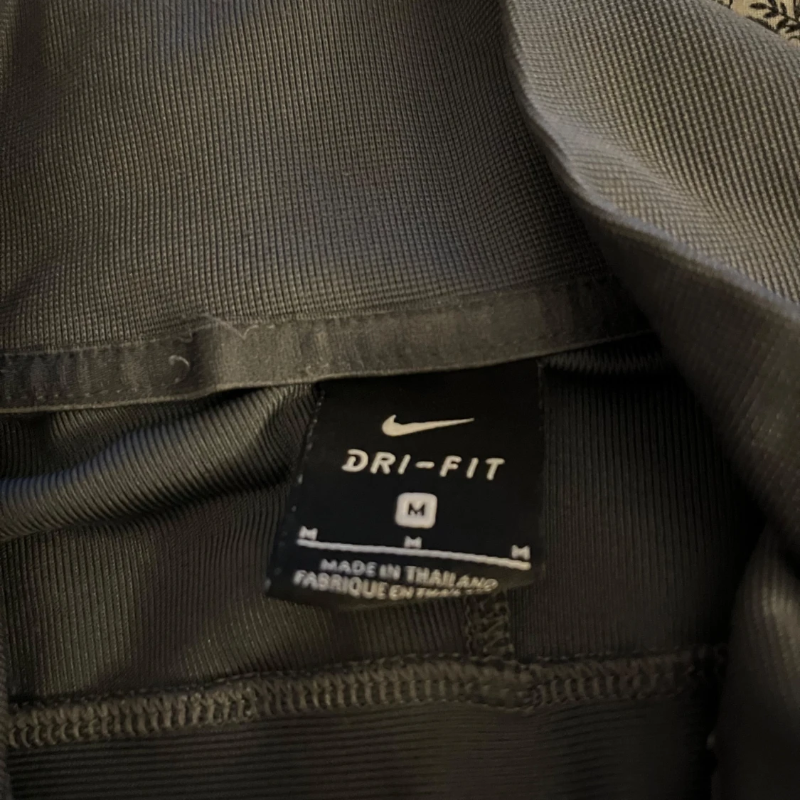 Inter Milan gul och grå fotbolls tröja  - 1