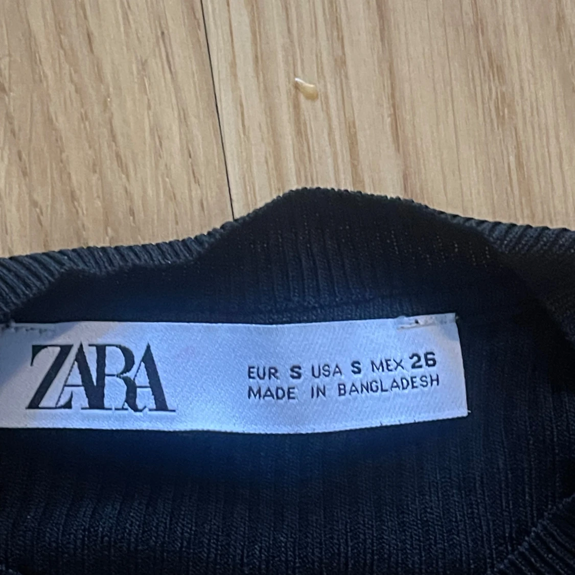Svart ribbad tröja från Zara stl S - 1