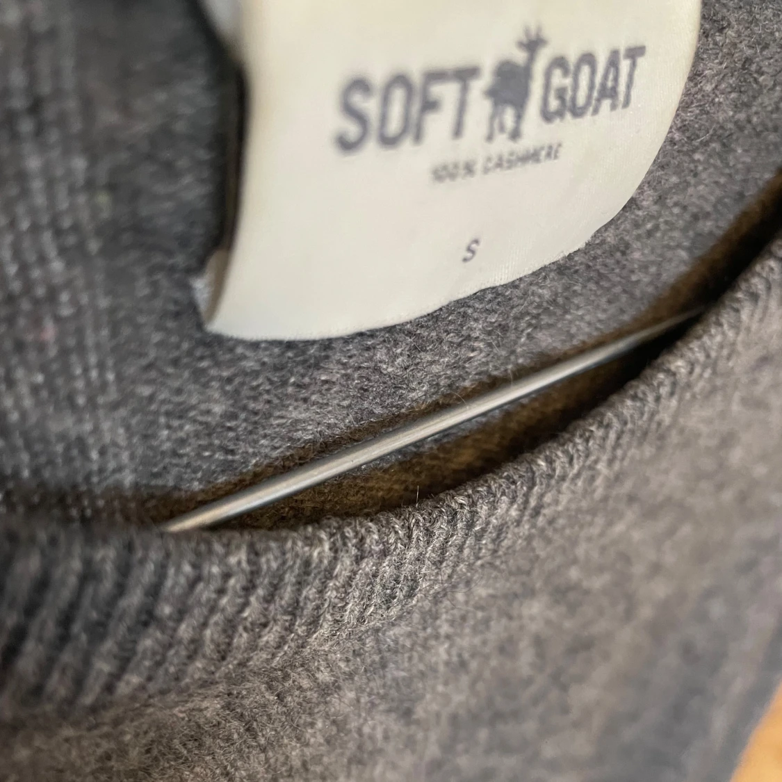 Grå kashmirtröja från Soft Goat - 3