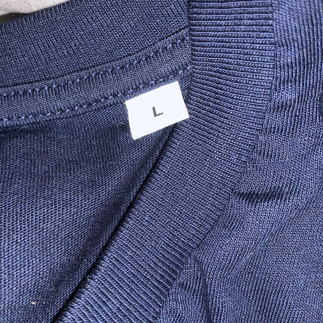 Svart t-shirt med tryck - 1