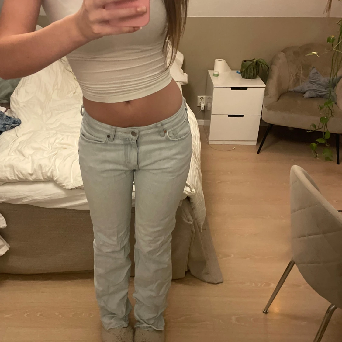 Ljusblå lågmidjade raka jeans