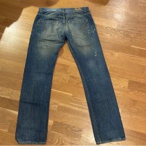 Dondup jeans - Tvär feta dondup jeans i storlek 33 tveka inte på att ställa frågor om du har några