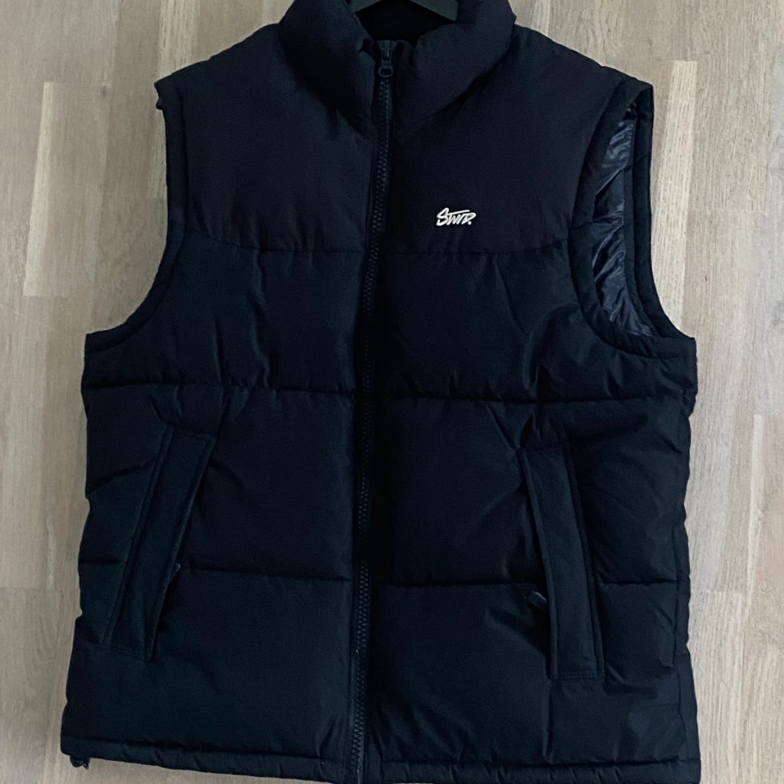 Svart dunväst från Pull&Bear