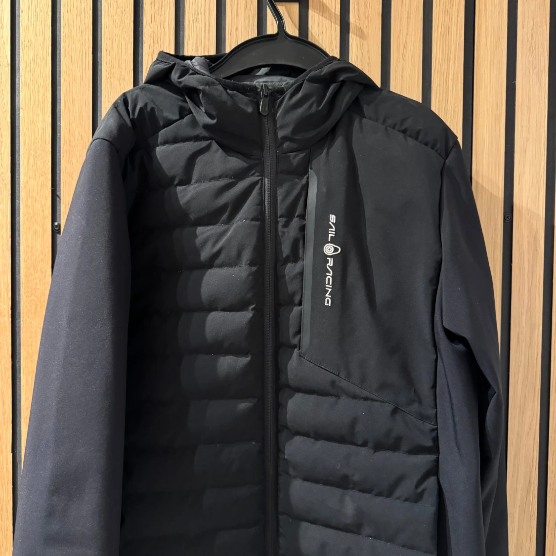 Svart jacka från Sail Racing