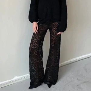 spetsbyxor - säljer dessa populära spetsbyxor från design by si, det ingår inga shorts men det kan man fixa sjäkv och använda tex tränings shorts eller trosor