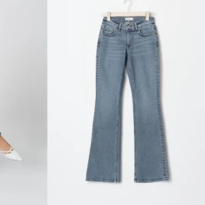 Gina tricot bootcut jeans  - Knappt andvända  Blivit för små för mig 