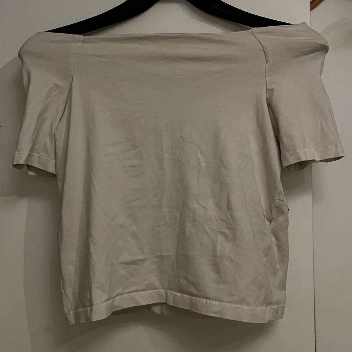 Vit off shoulder. - 90