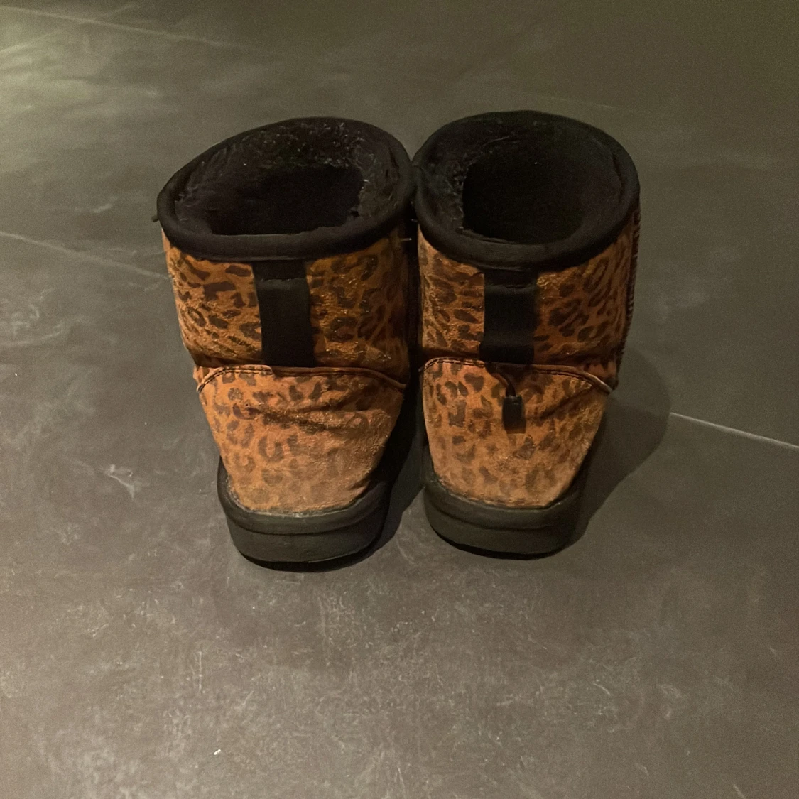 Leopard uggs - 90
