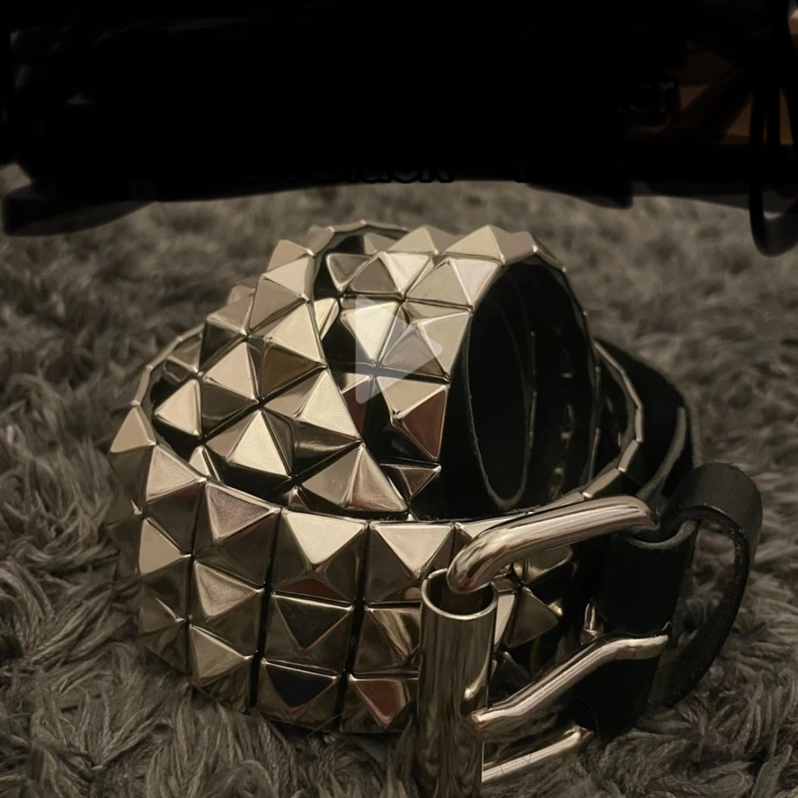 Asfett nitbälte (Silver Pyramid Leather Belt)