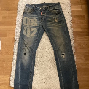dsquared2 - Hej 👋 säljer mina dsquared2 dom har bara legat och dom passar inte mig längre 