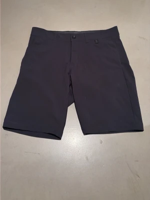 Shorts Peak Performance - Svarta shorts ifrån Peak. Myclet gott skick, knappt använda. Inga skador/fläckar. 